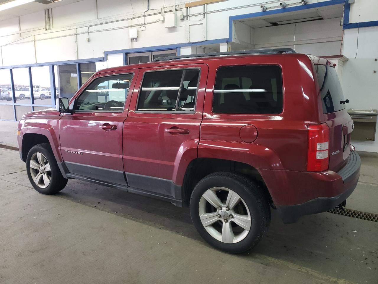 2015 Jeep Liberty (Patriot) - Image 2