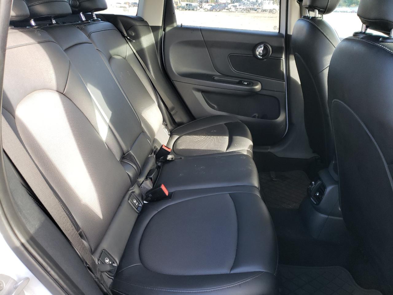 2017 MINI Cooper - Image 10