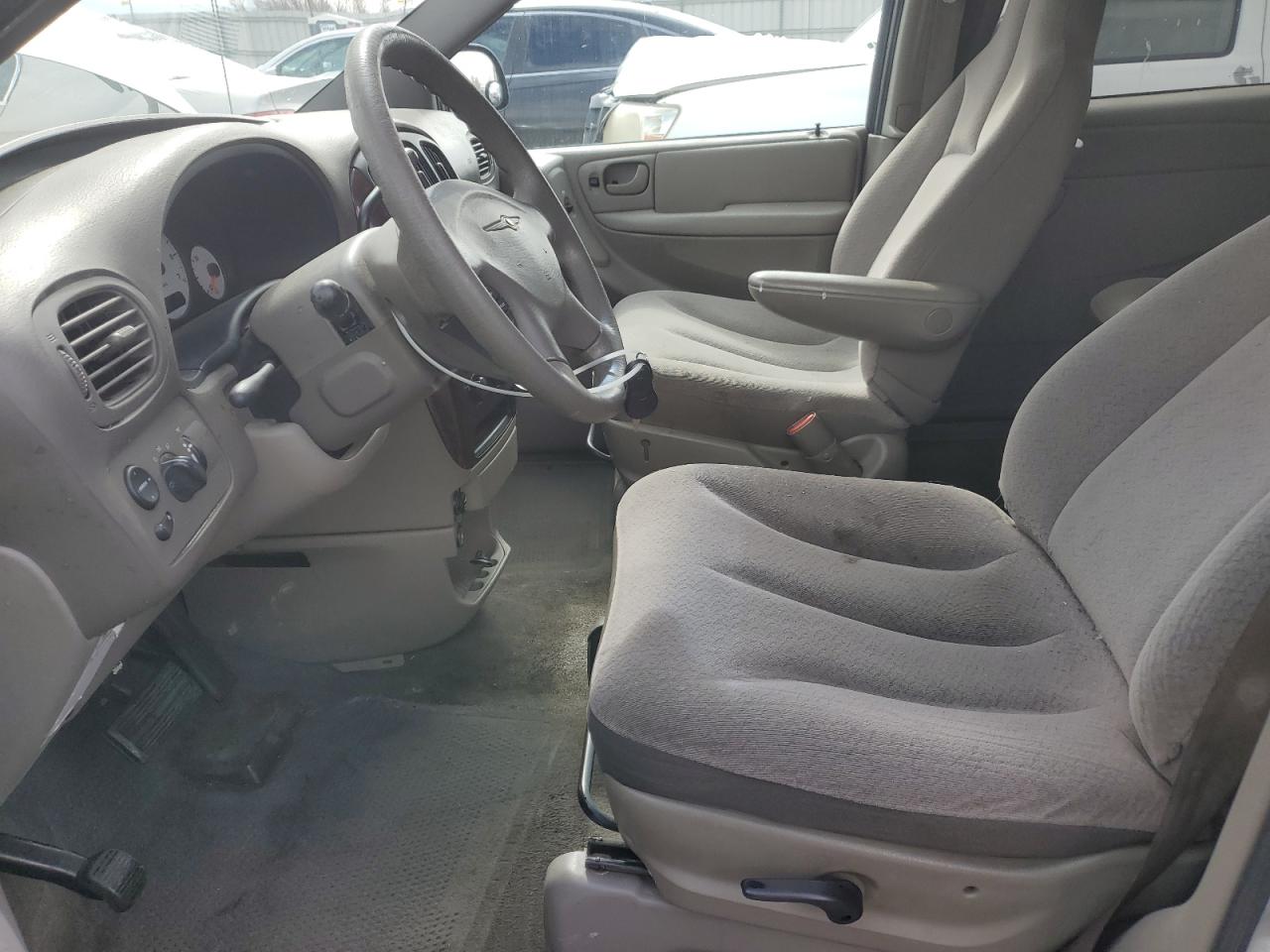 2003 Chrysler Town & Country - Image 7