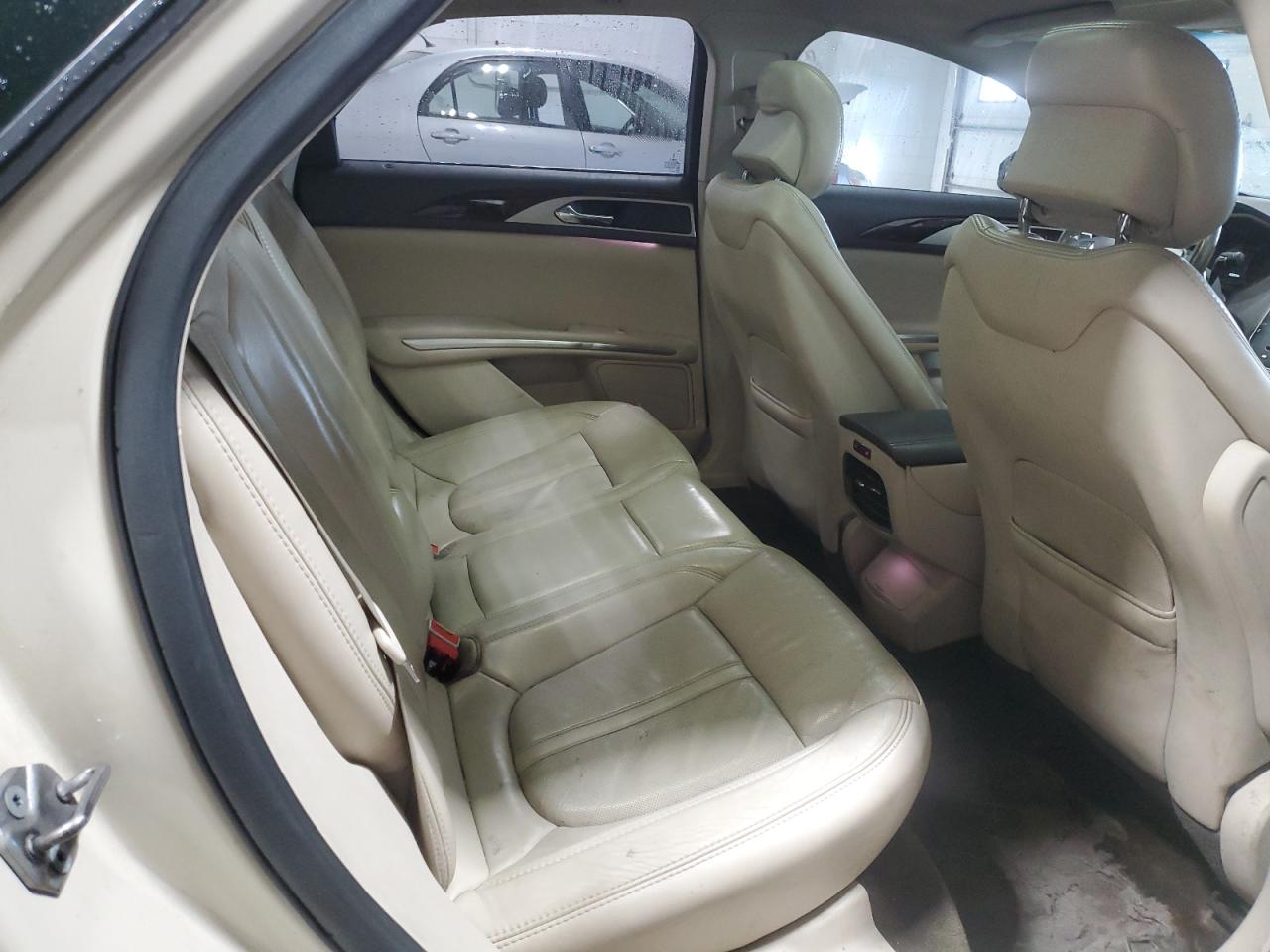 2016 Lincoln MKZ - Image 10