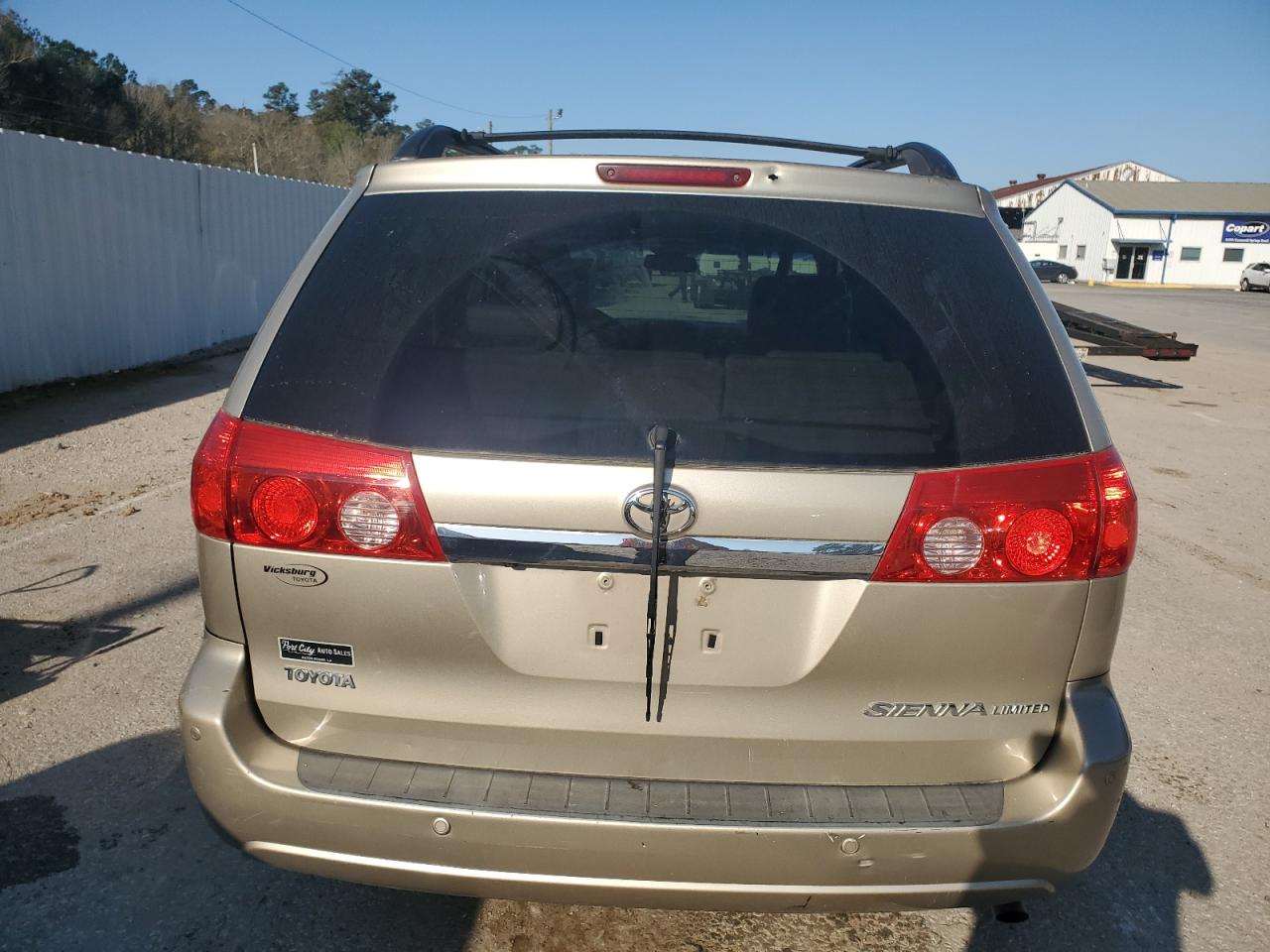 2010 Toyota Sienna - Image 6