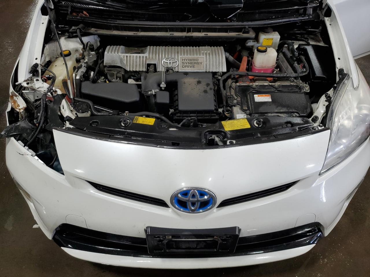 2013 Toyota Prius - Image 13