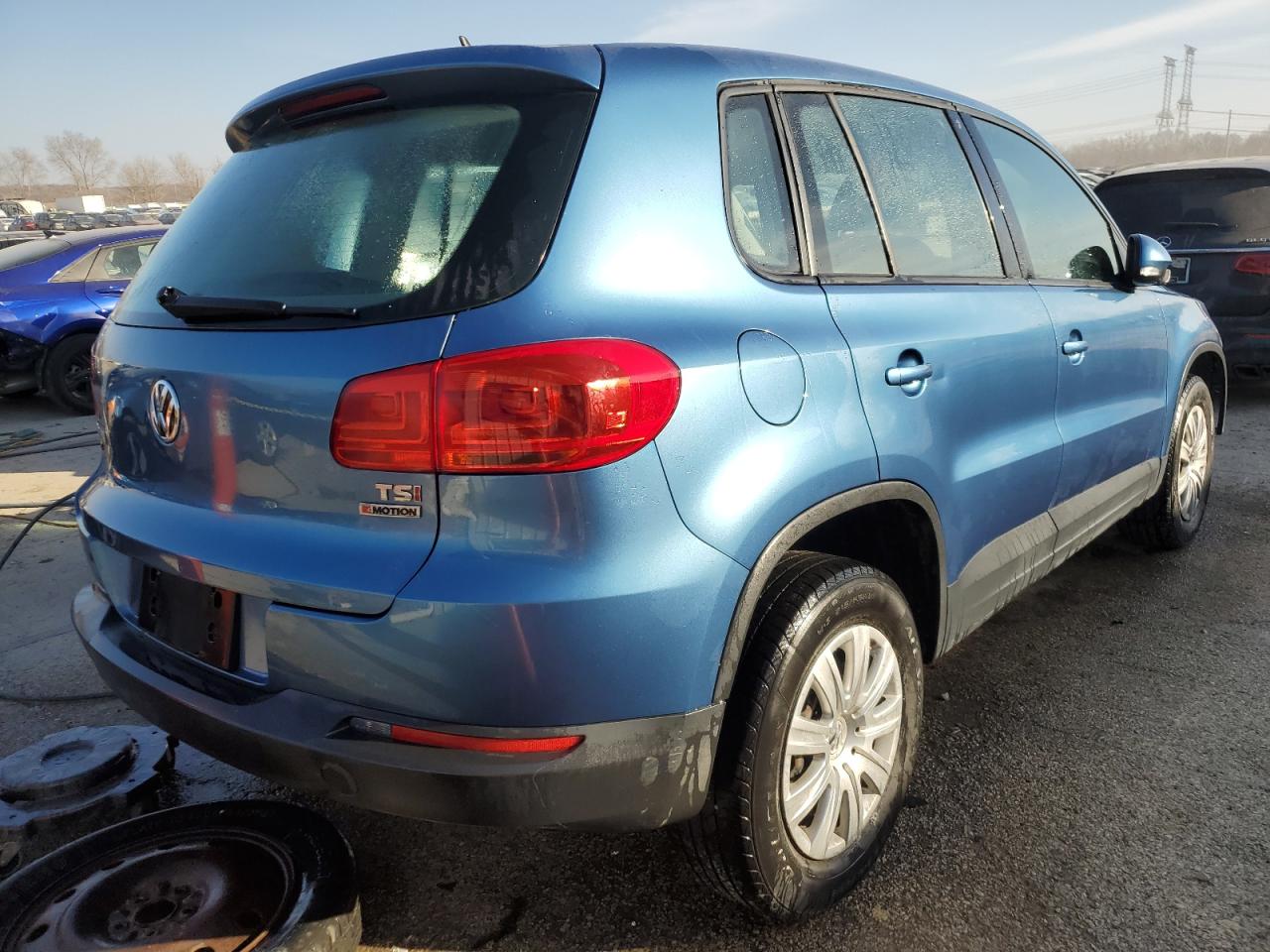 2017 Volkswagen Tiguan - Image 3