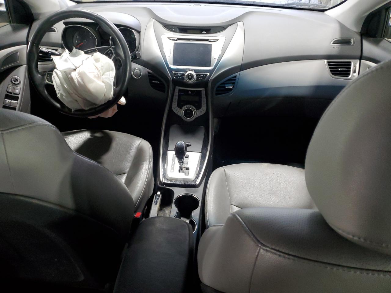 2013 Hyundai Elantra - Image 8