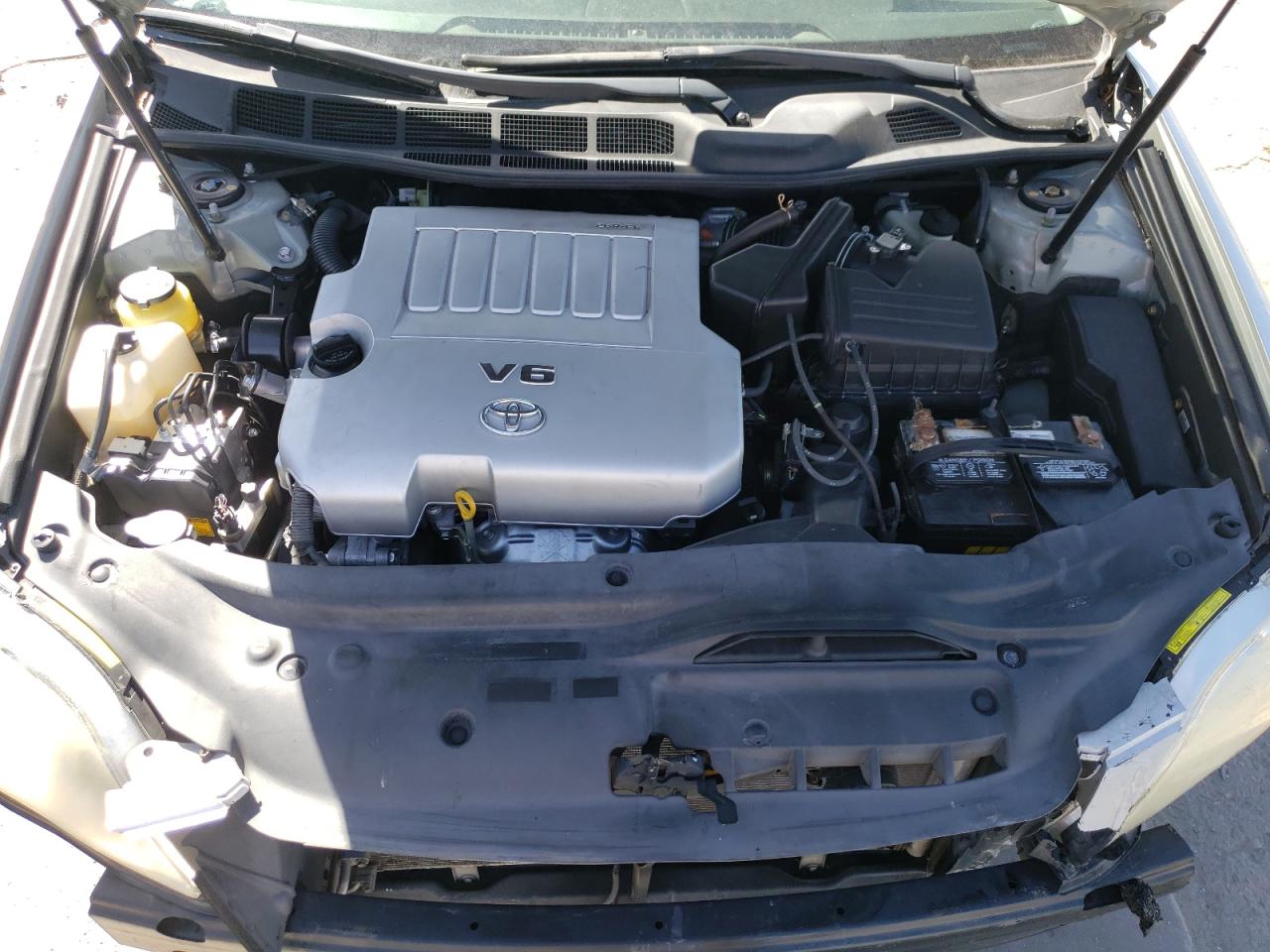 2005 Toyota Avalon - Image 11