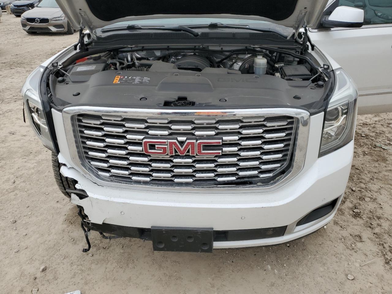 2018 GMC Yukon - Image 12