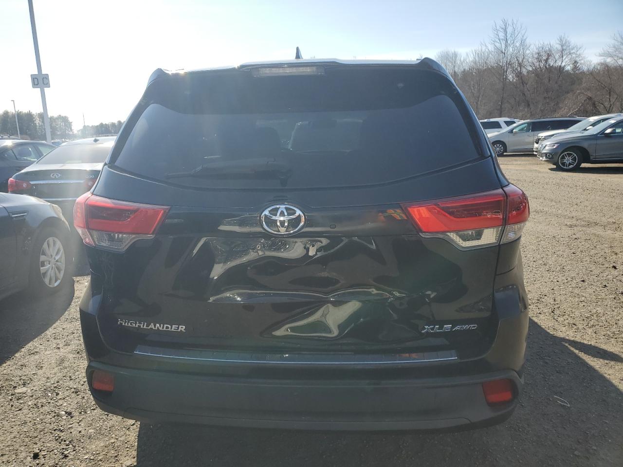 2018 Toyota Highlander - Image 6