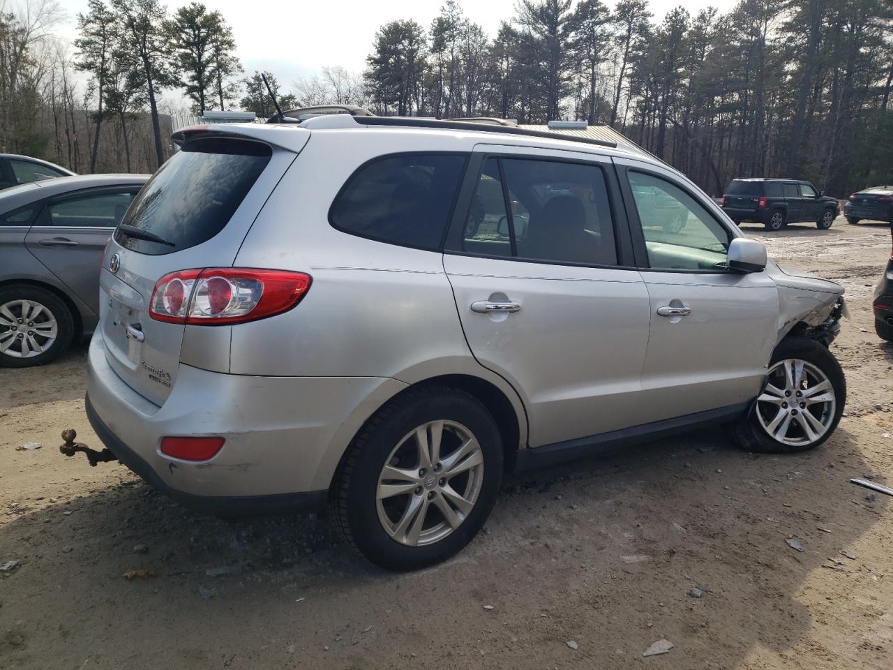 2011 Hyundai Santa Fe - Image 3