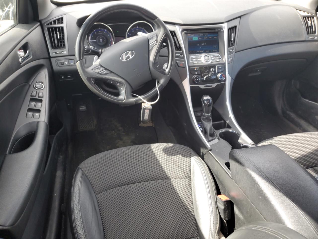 2012 Hyundai Sonata - Image 8