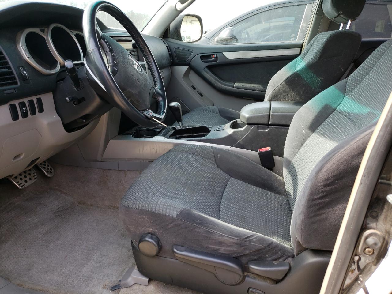 2004 Toyota 4Runner - Image 7