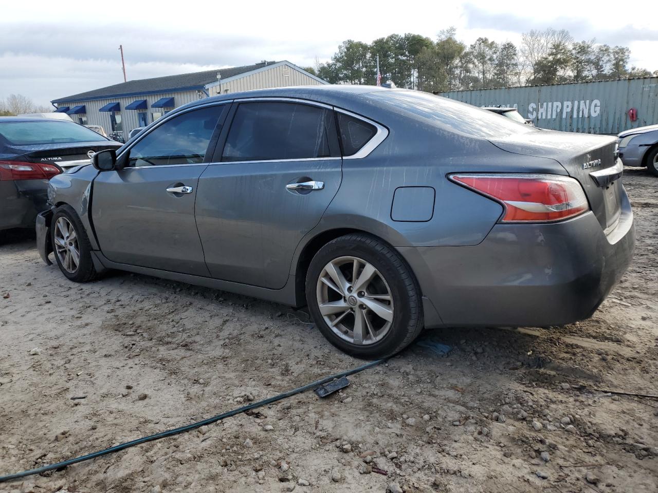 2015 Nissan Altima - Image 2