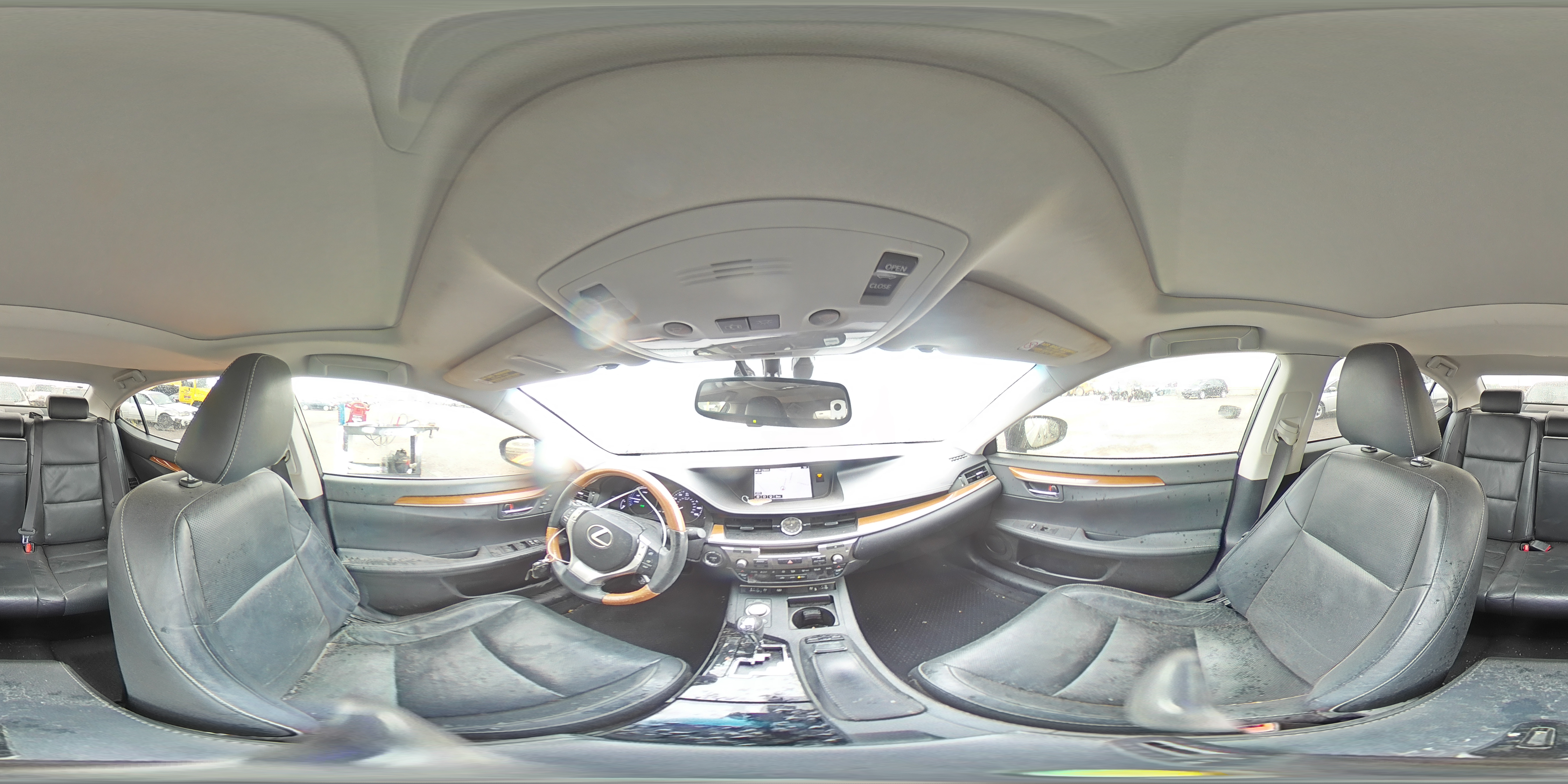 2015 Lexus ES - Image 12