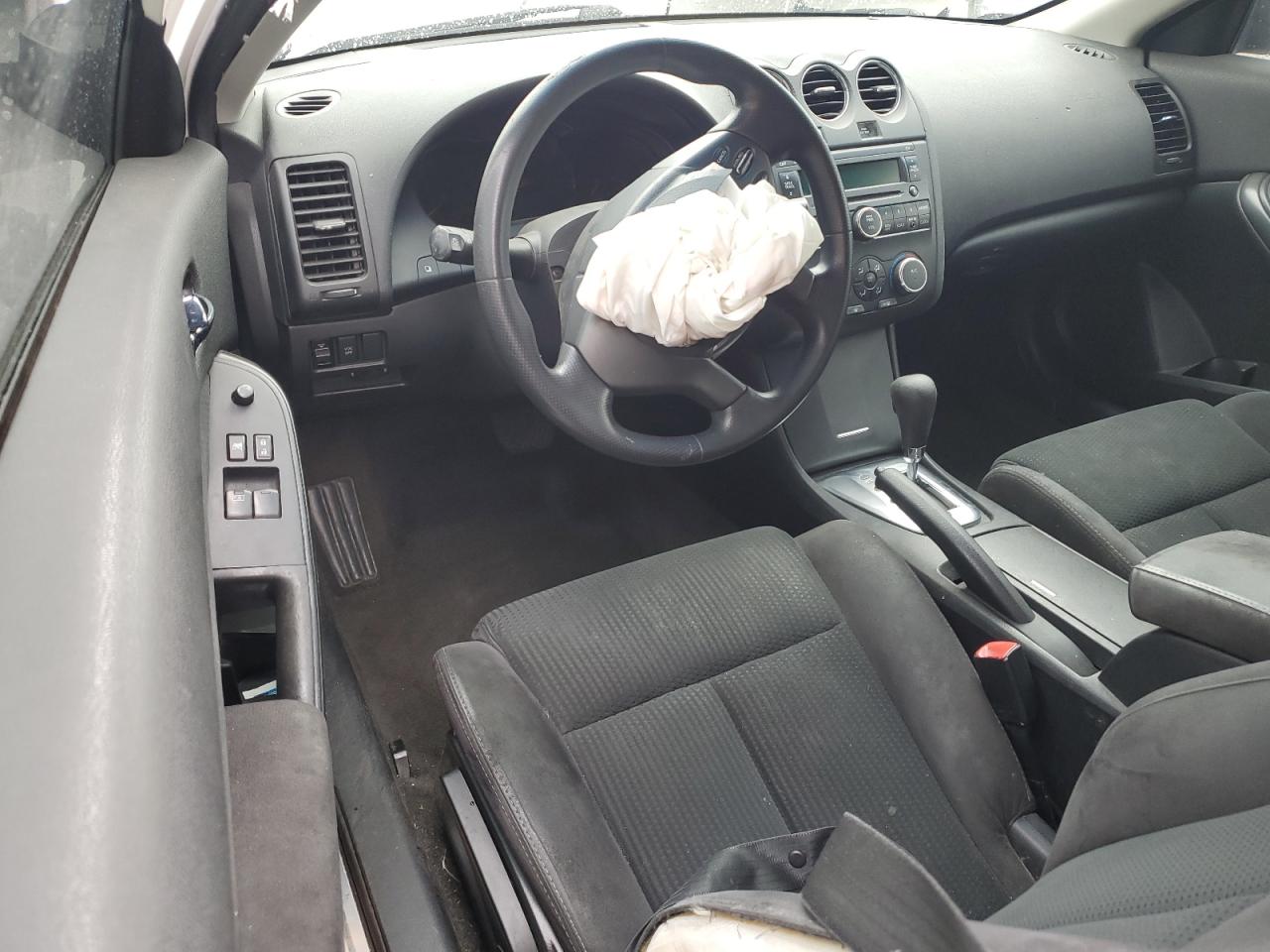2010 Nissan Altima - Image 8