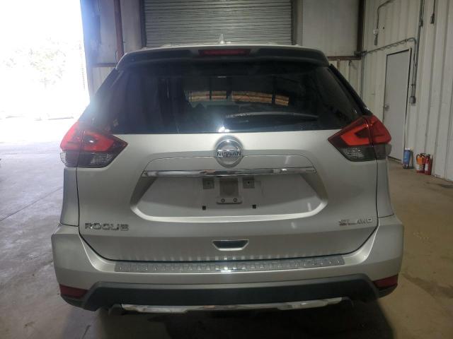  NISSAN ROGUE 2017 Серебристый