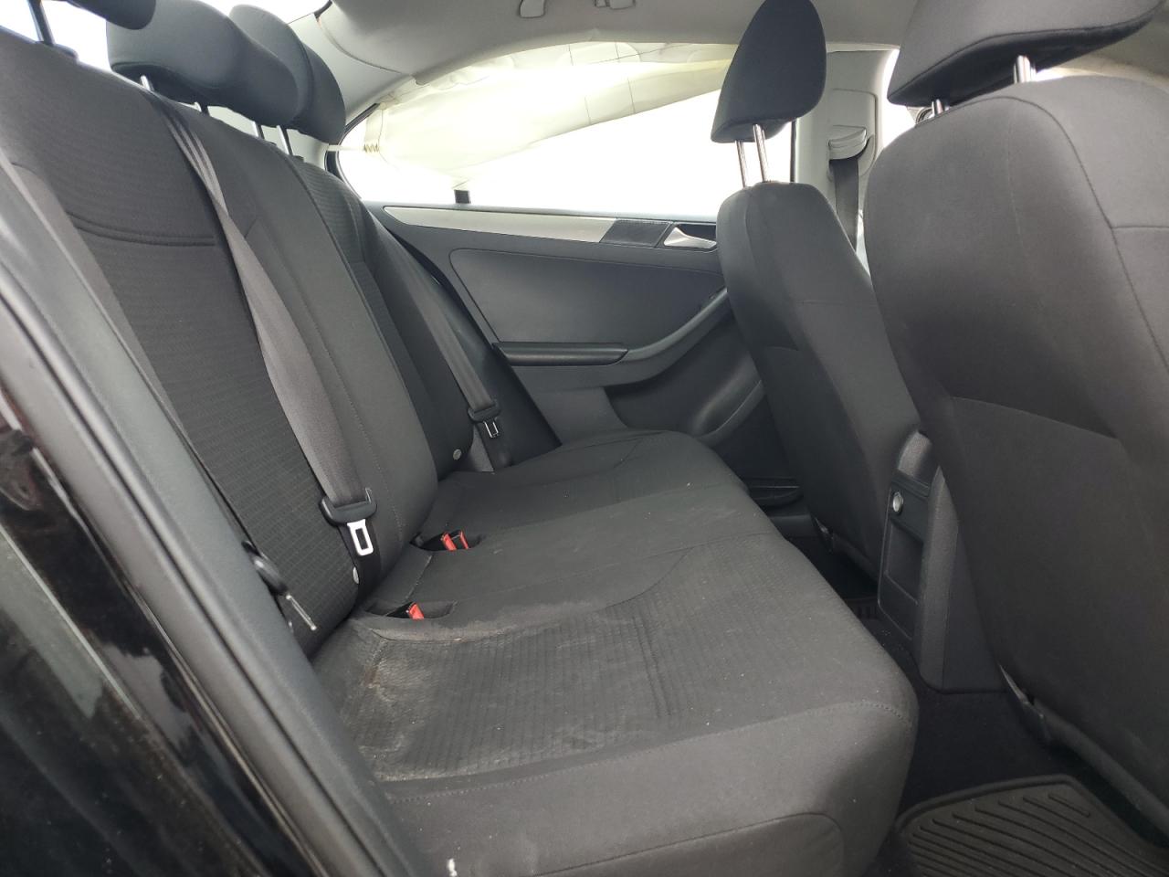 2015 Volkswagen Jetta - Image 10