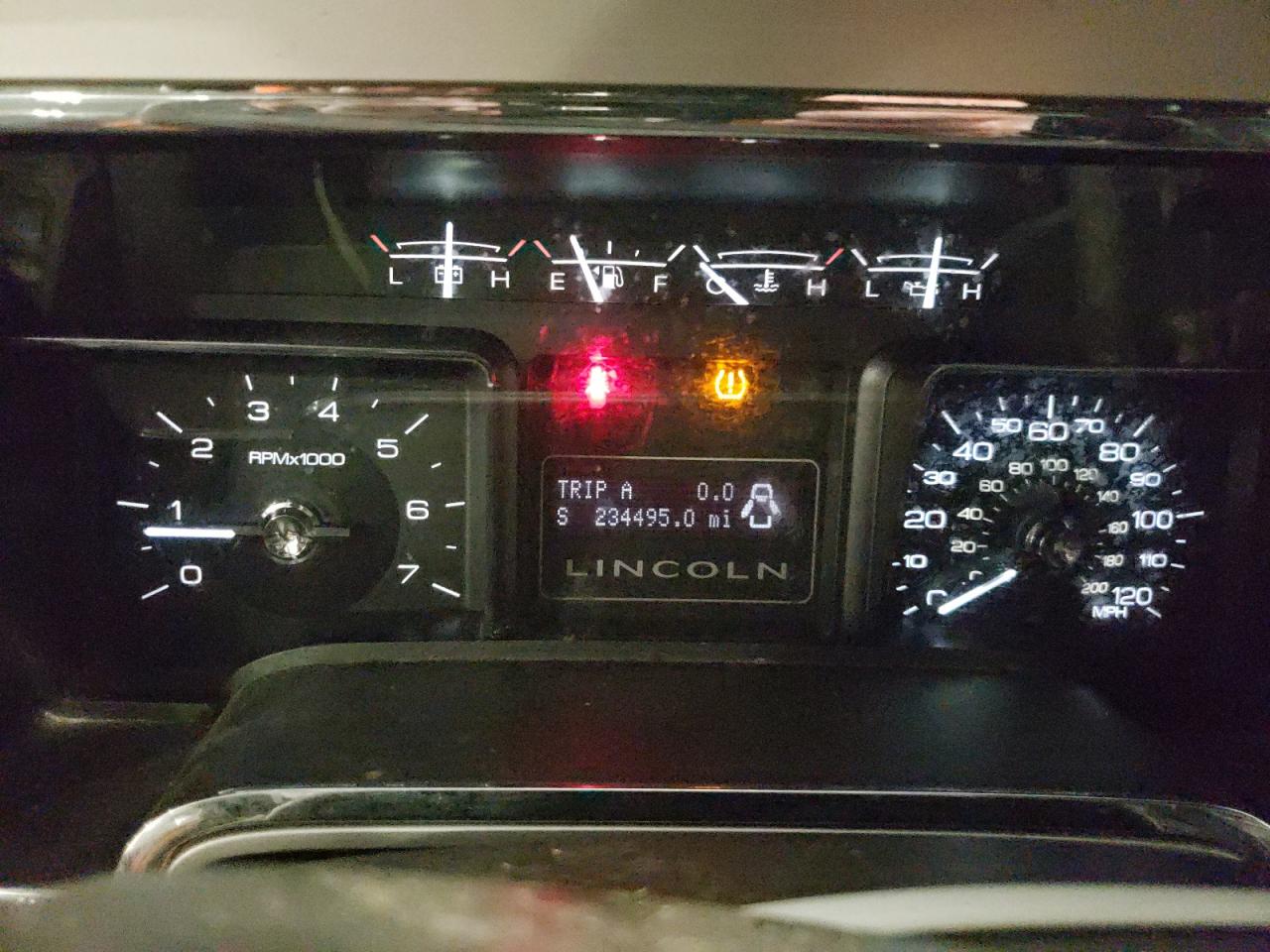 2010 Lincoln Navigator - Image 9