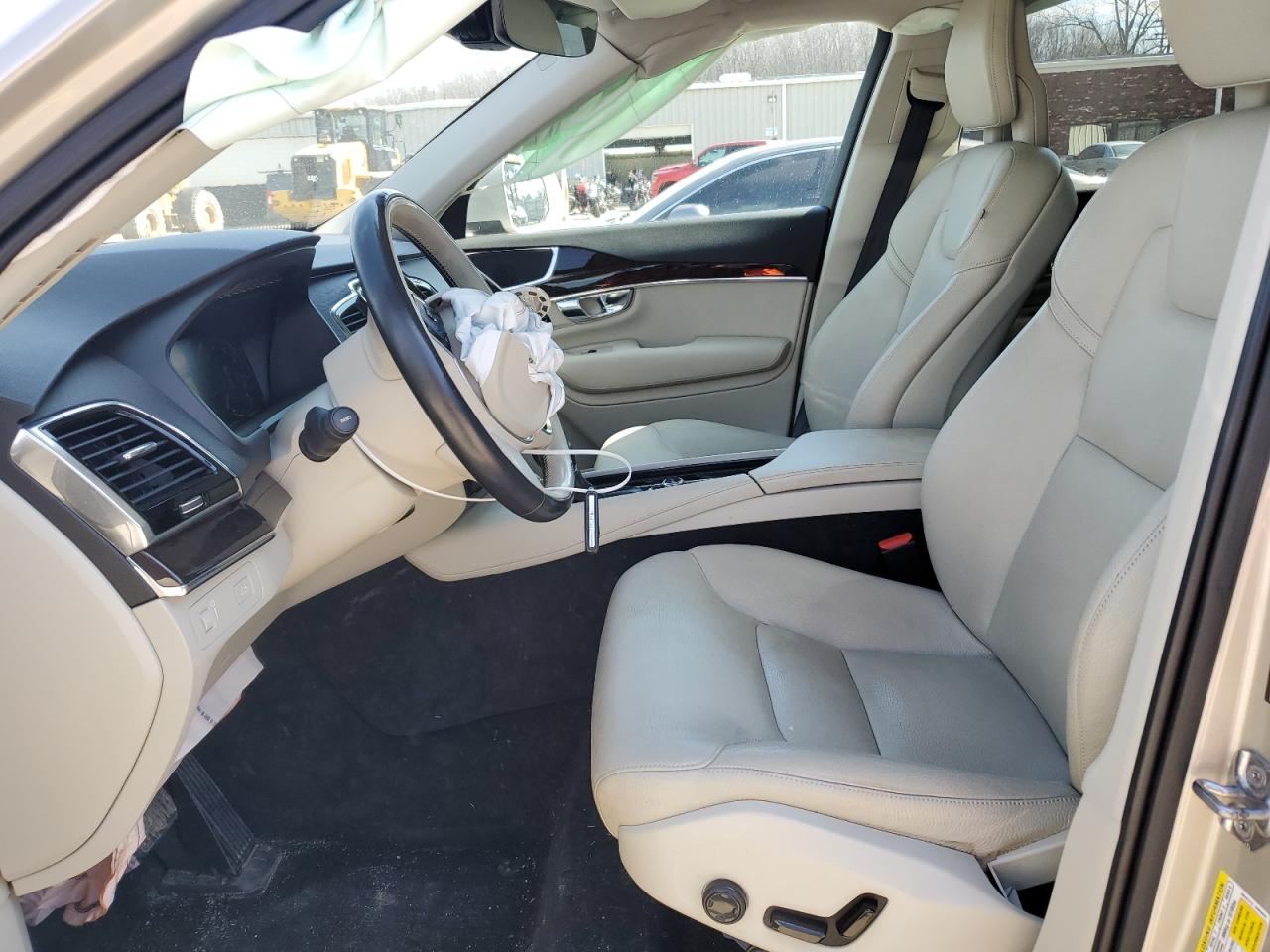 2016 Volvo XC90 - Image 7