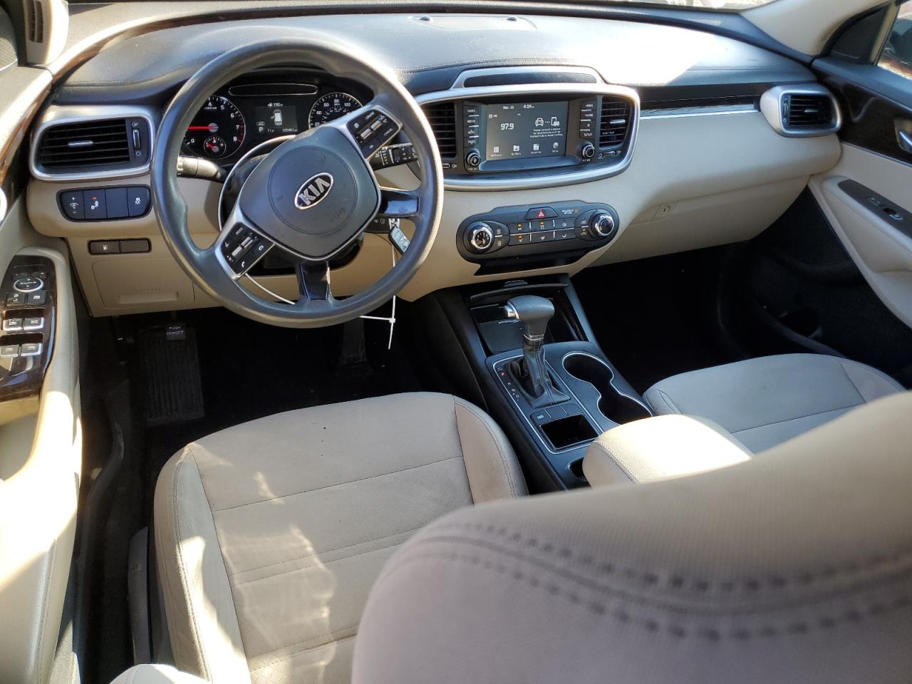 2019 Kia Sorento - Image 8