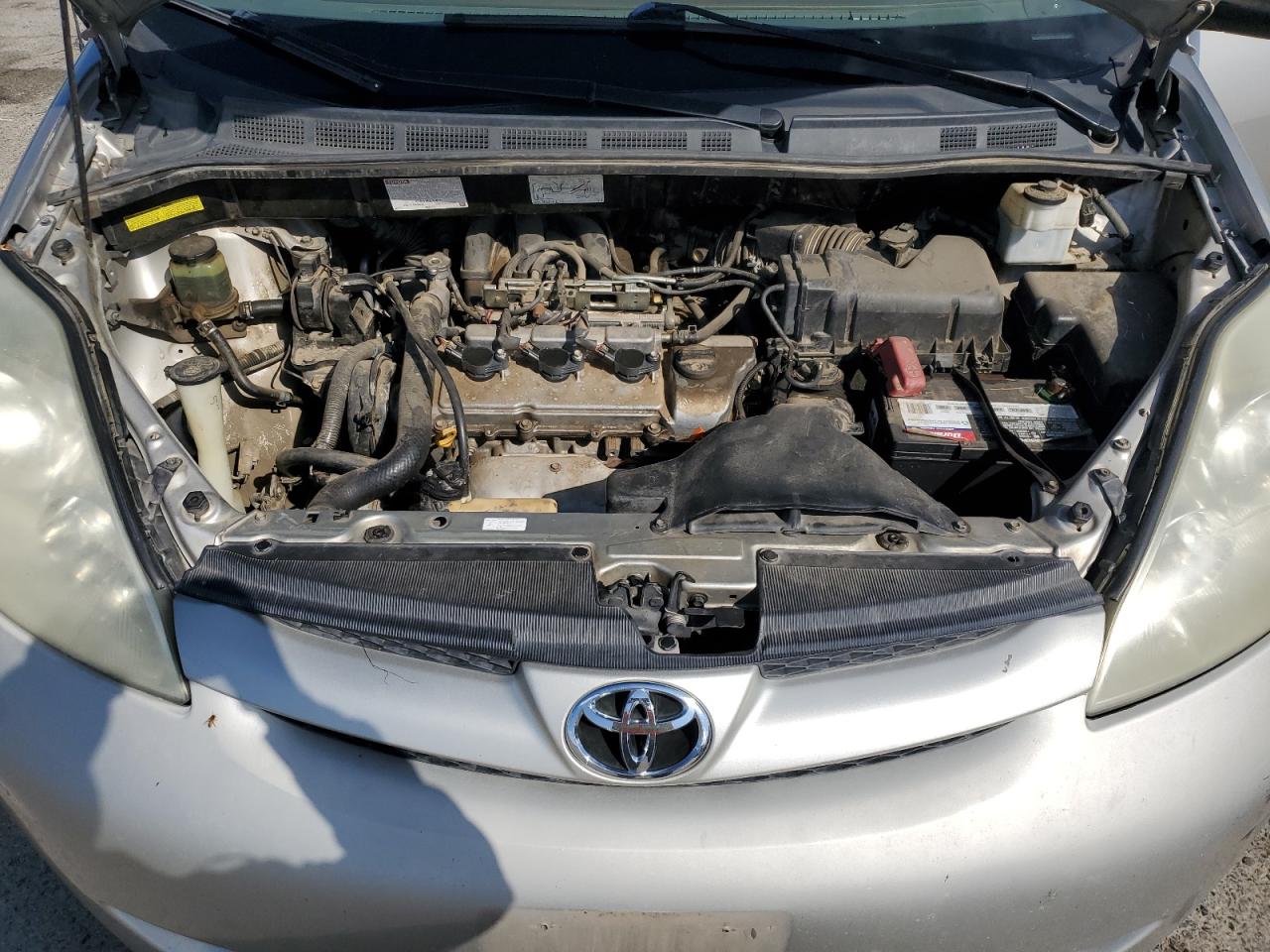 2006 Toyota Sienna - Image 12
