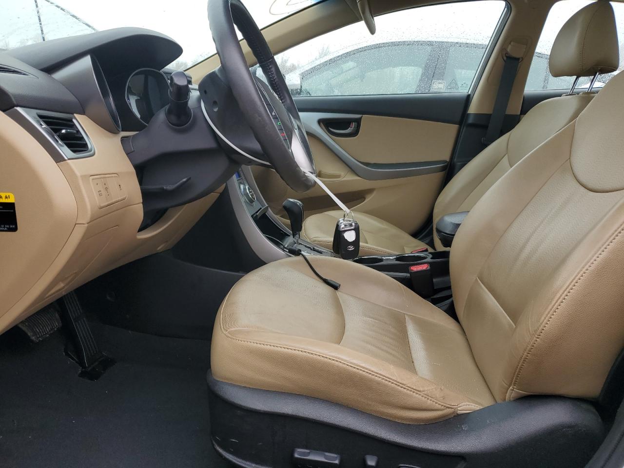 2013 Hyundai Elantra - Image 7