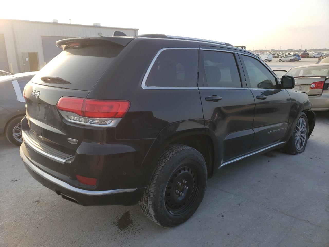 2018 Jeep Grand Cherokee - Image 3