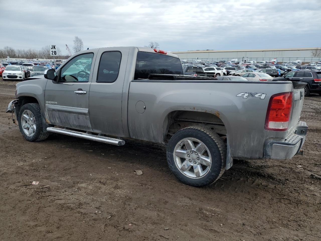 2013 GMC Sierra - Image 2