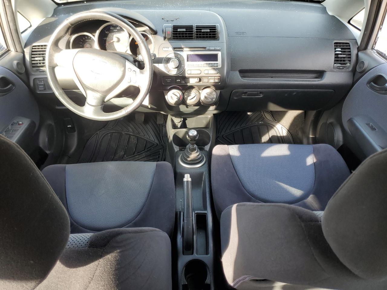 2007 Honda Fit - Image 8