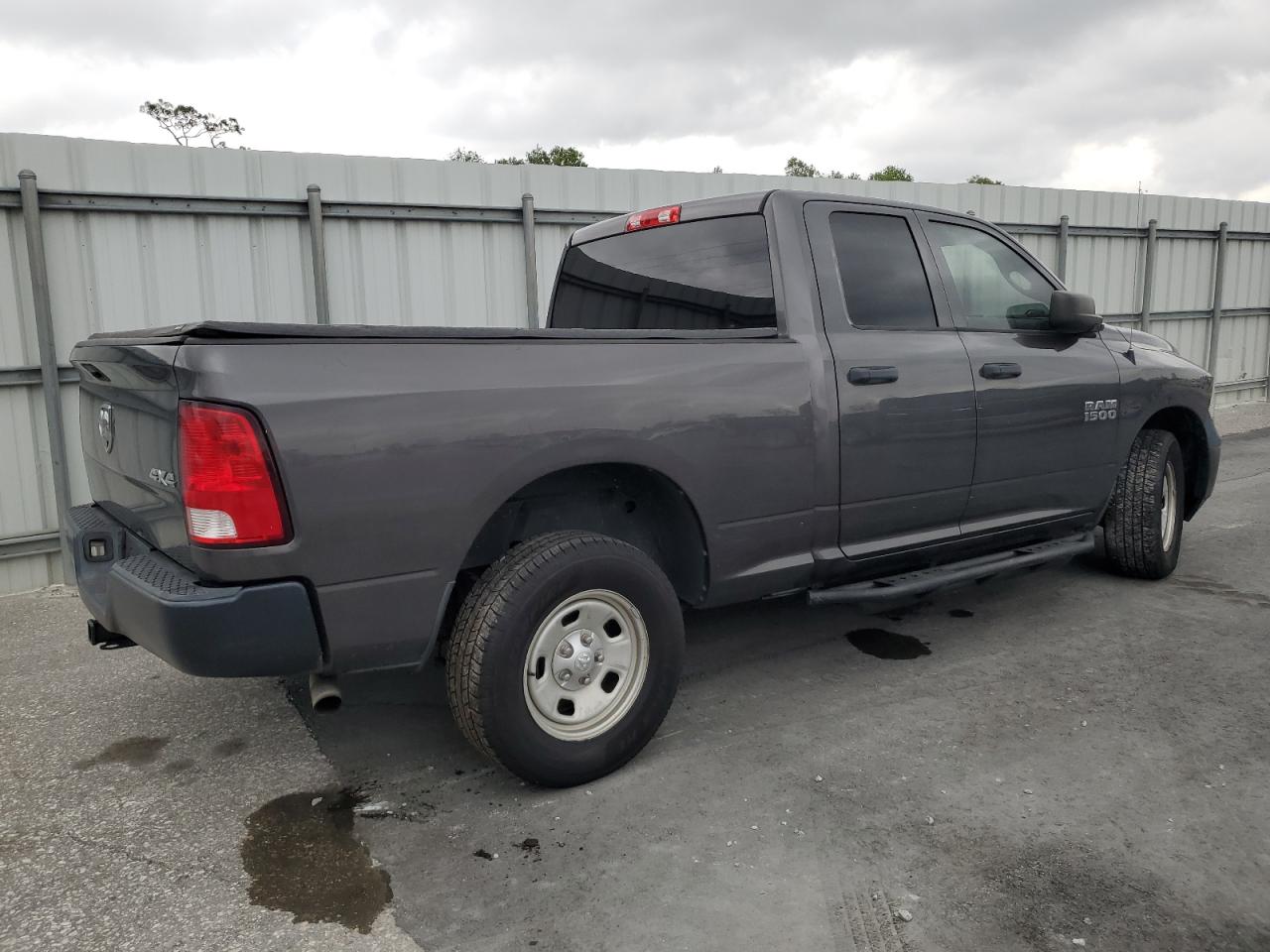 2016 RAM 1500 - Image 3