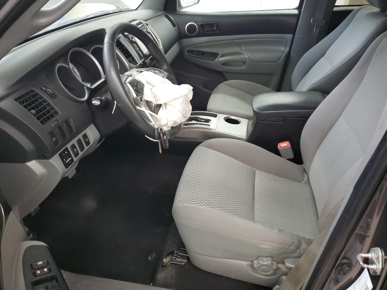 2014 Toyota Tacoma - Image 7