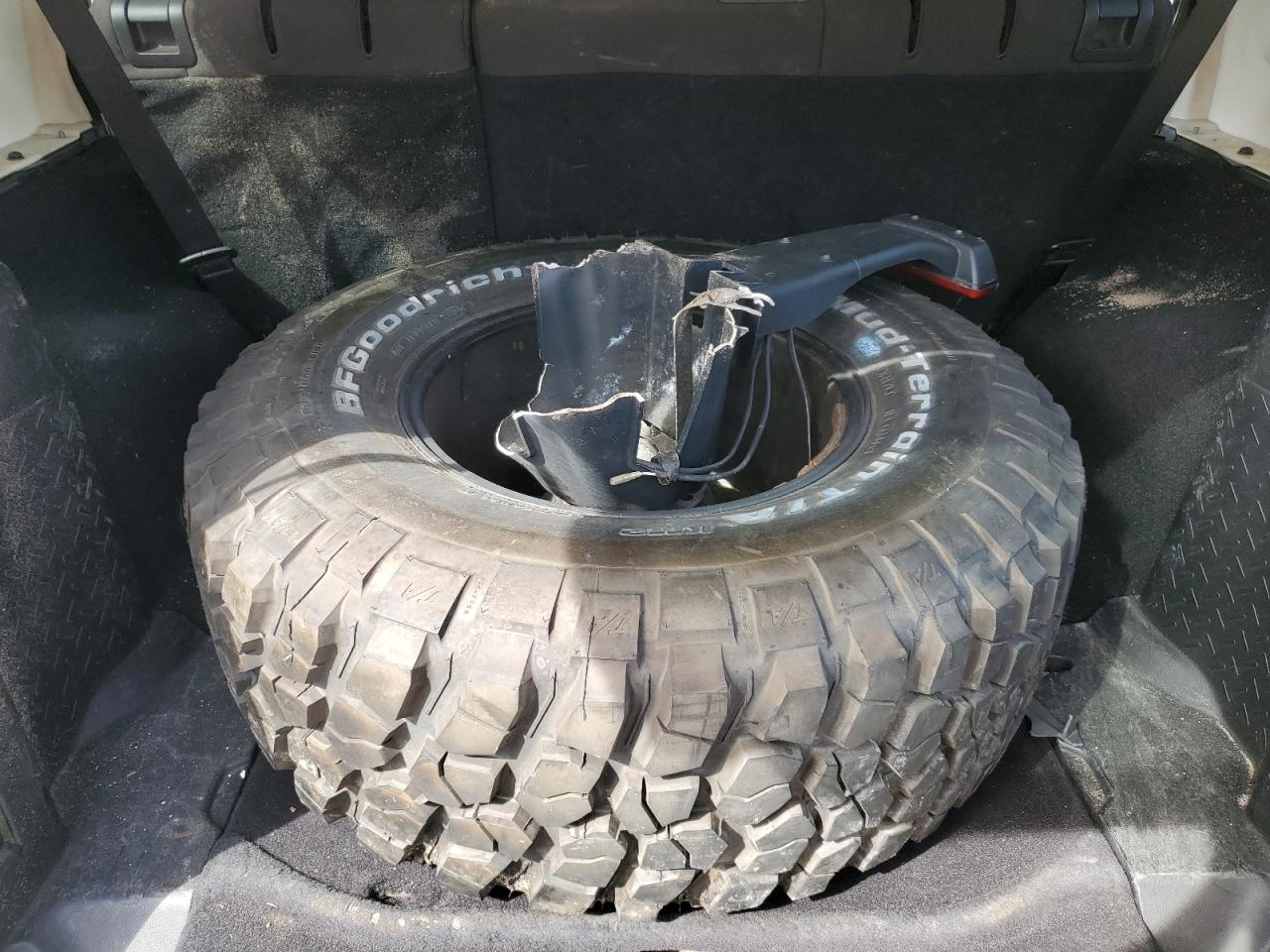 2015 Jeep Wrangler - Image 15