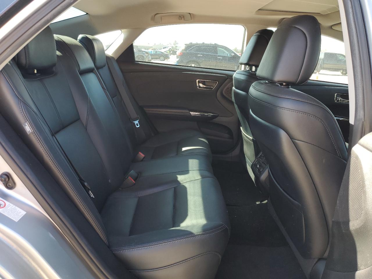 2016 Toyota Avalon - Image 10
