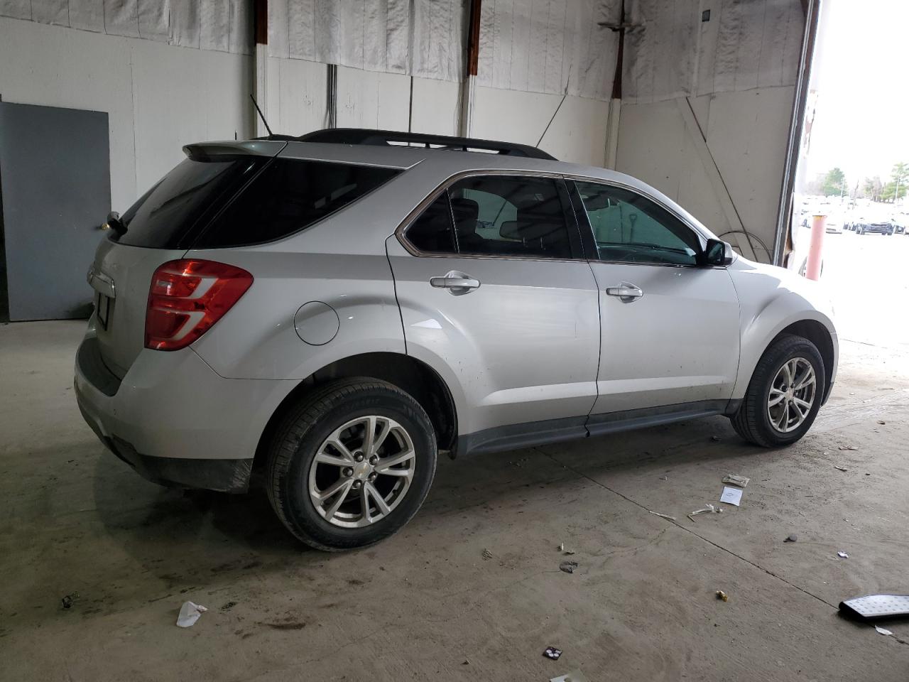 2017 Chevrolet Equinox - Image 3