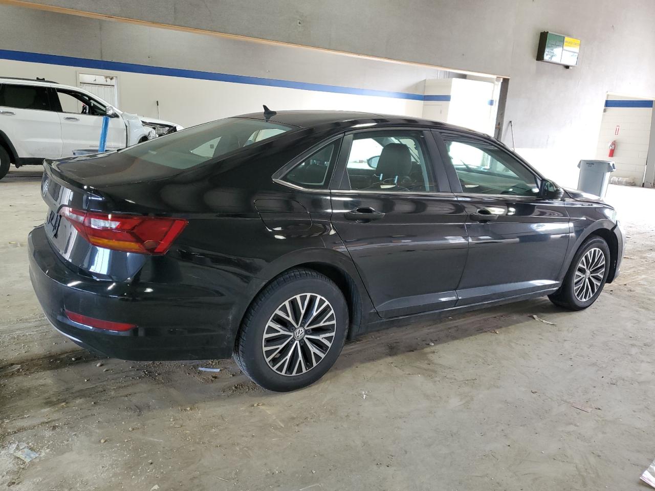 2019 Volkswagen Jetta - Image 3