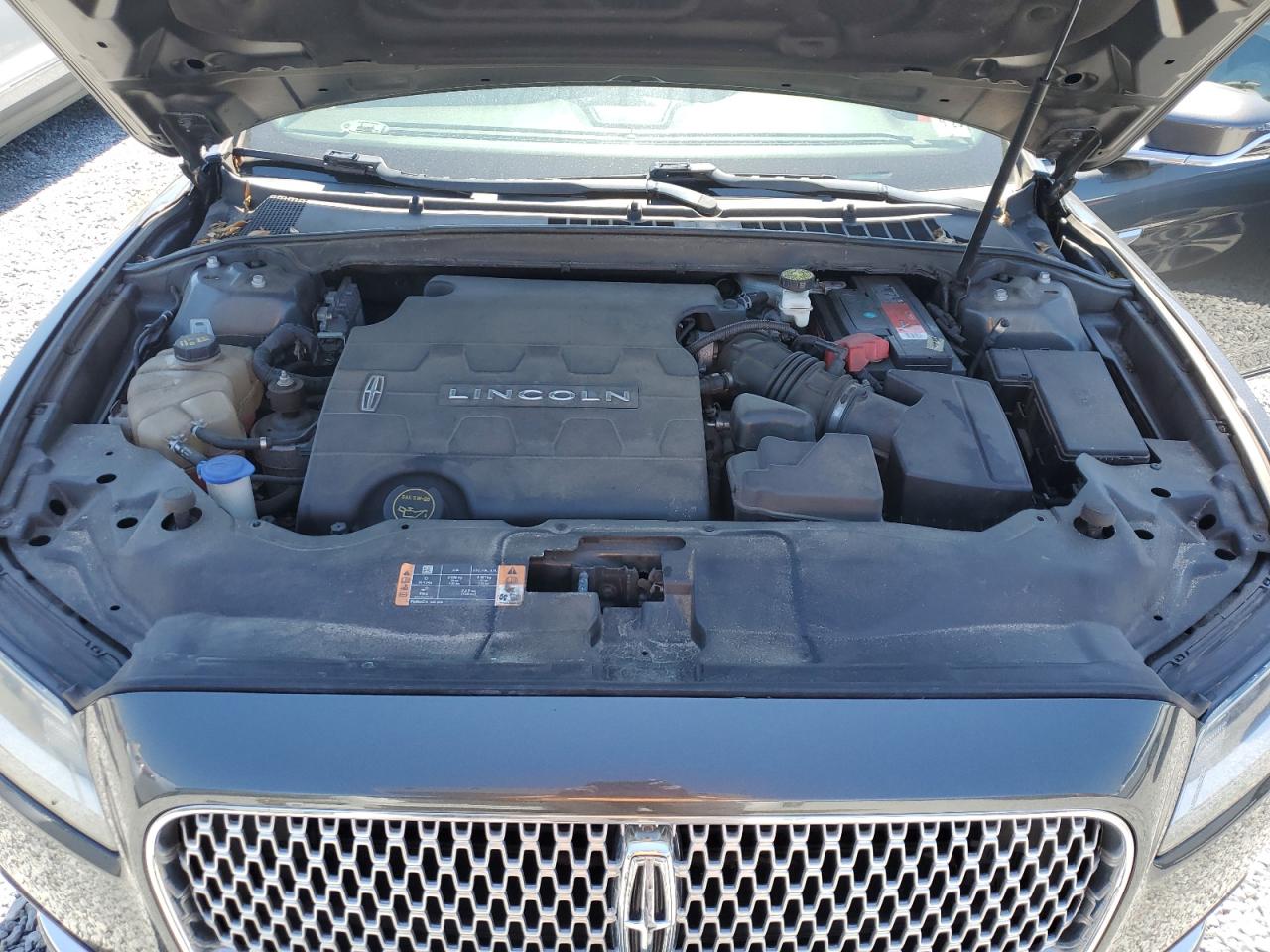 2018 Lincoln Continental - Image 11