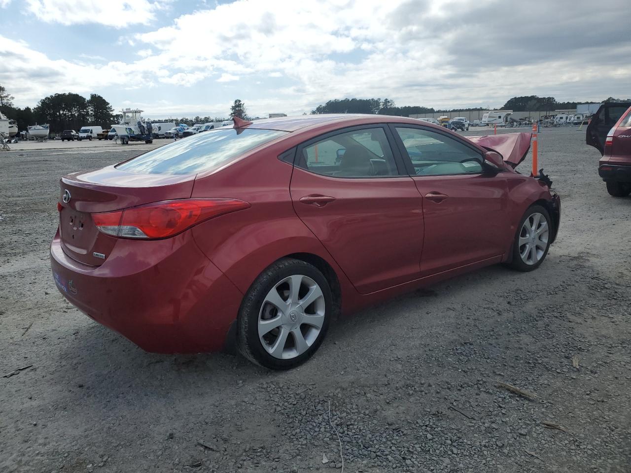 2013 Hyundai Elantra - Image 3