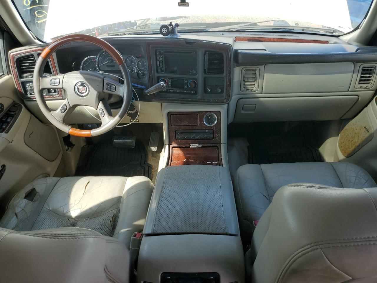 2005 Cadillac Escalade - Image 8