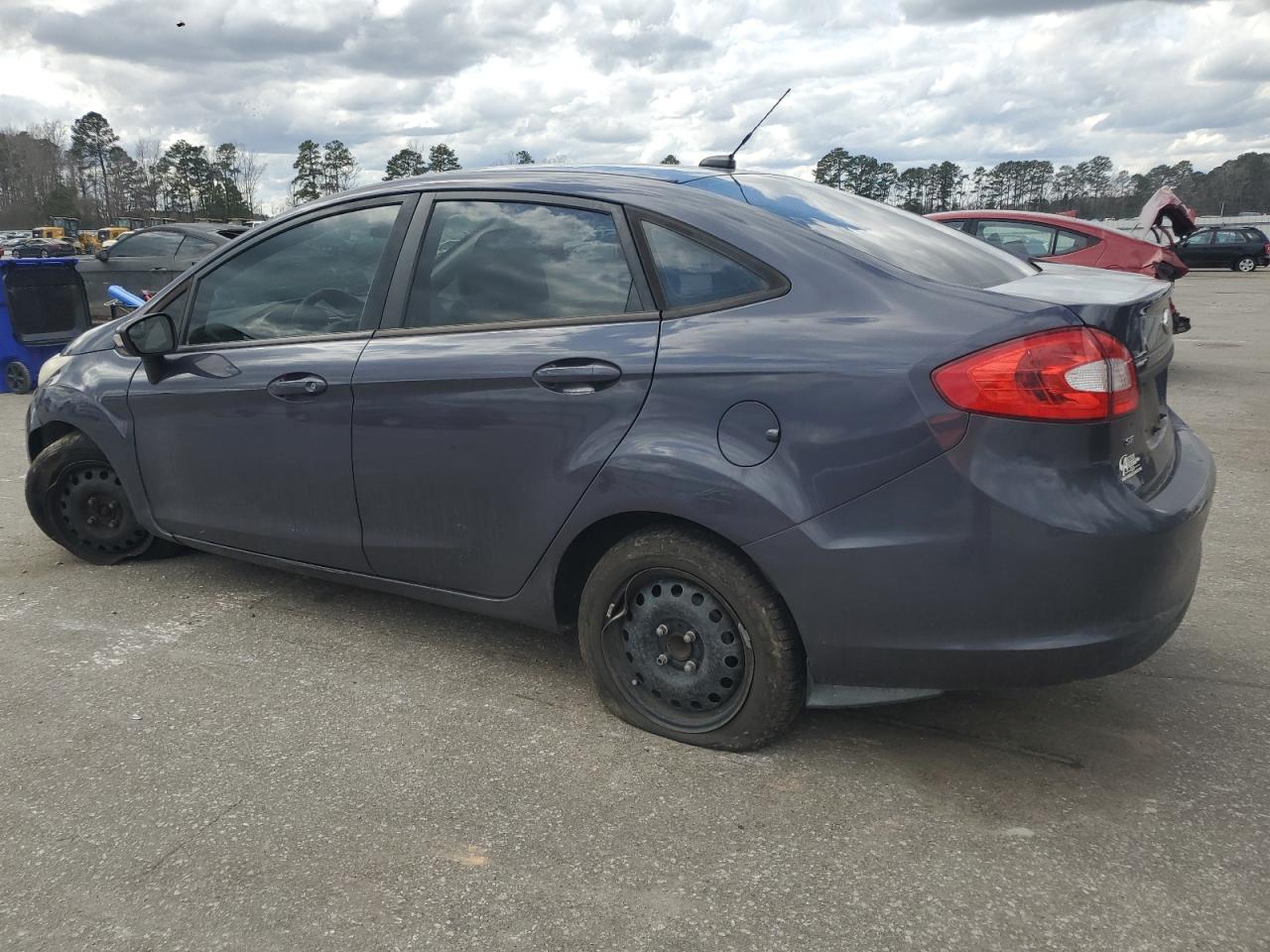 2013 Ford Fiesta - Image 2