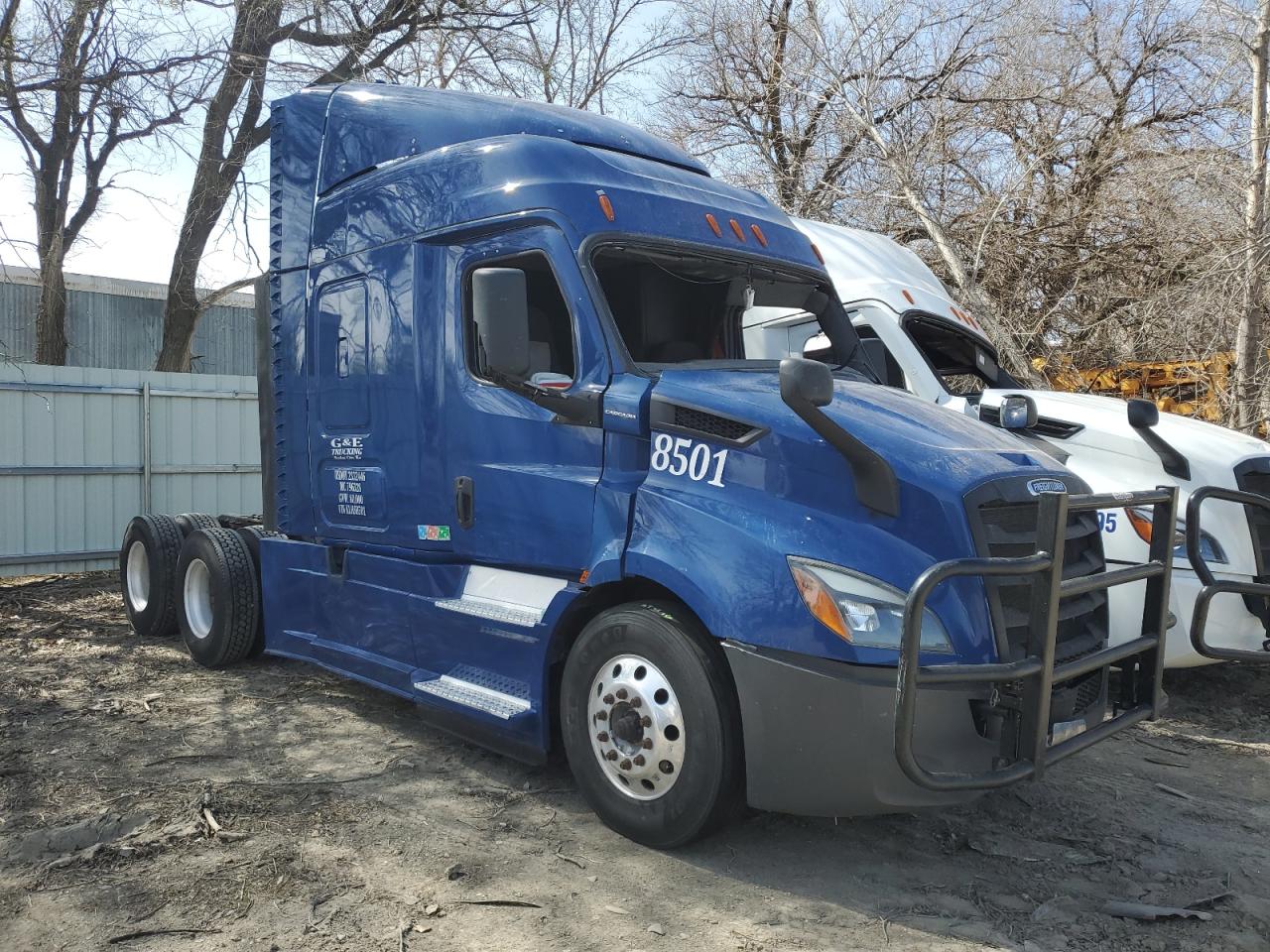 2019 Freightliner Cascadia Semi Truck for Sale in Wichita, KS - Rollover