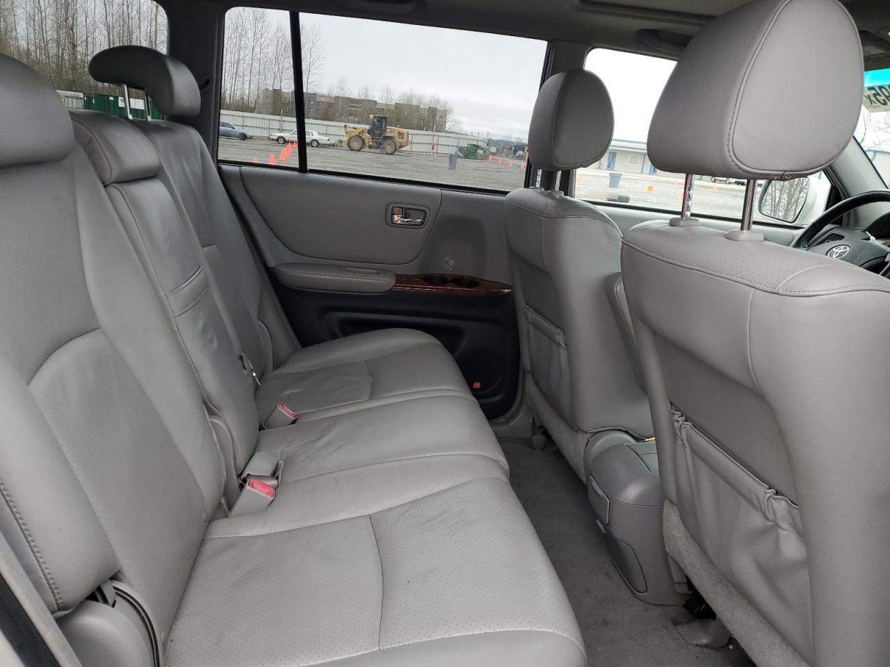 2005 Toyota Highlander - Image 12