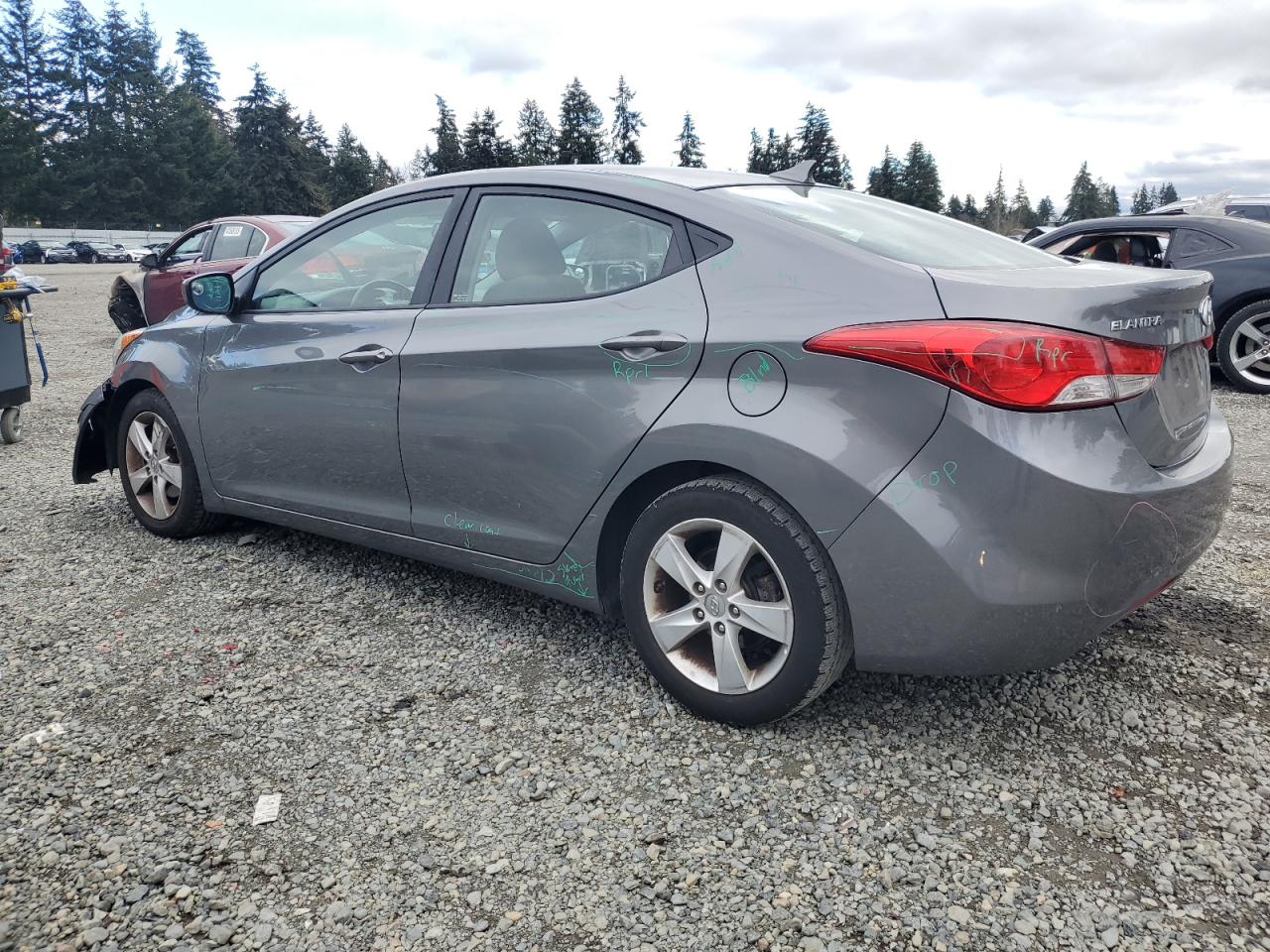 2013 Hyundai Elantra - Image 2