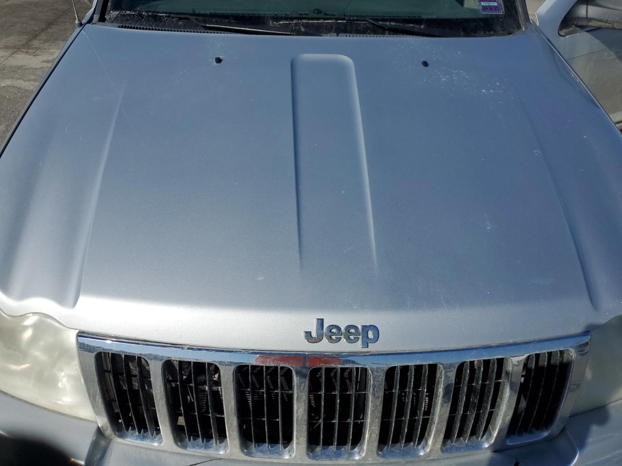2005 Jeep Grand Cherokee - Image 12