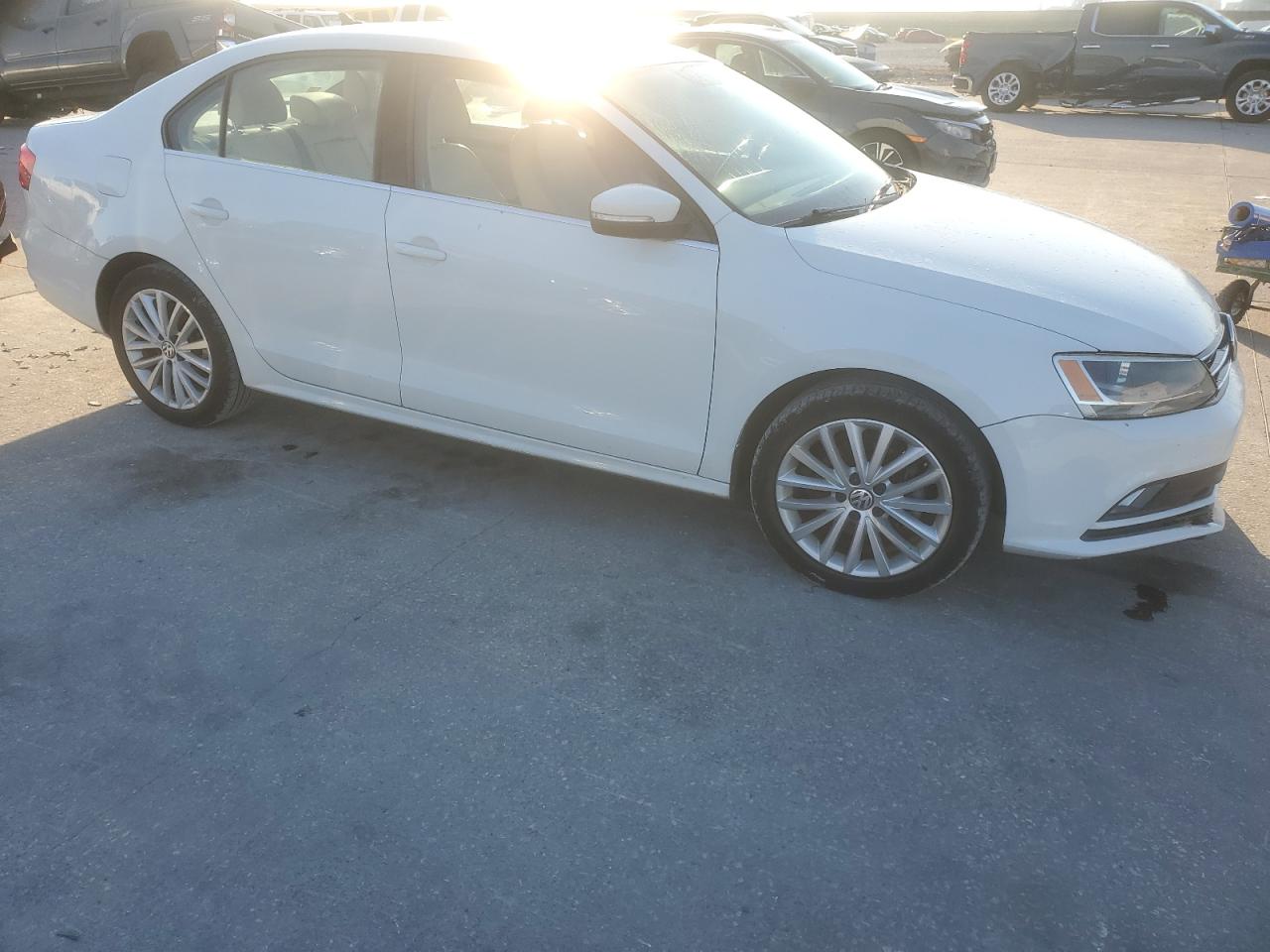 2015 Volkswagen Jetta - Image 4