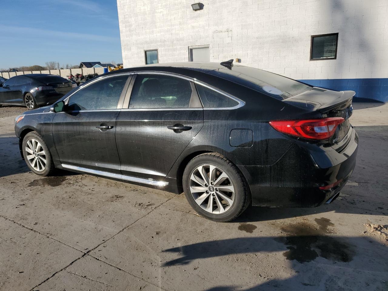 2015 Hyundai Sonata - Image 2