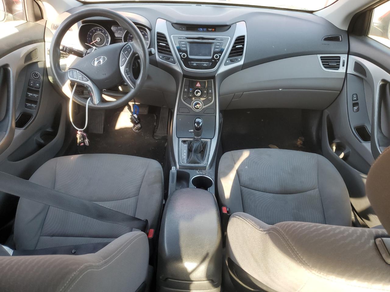 2016 Hyundai Elantra - Image 8