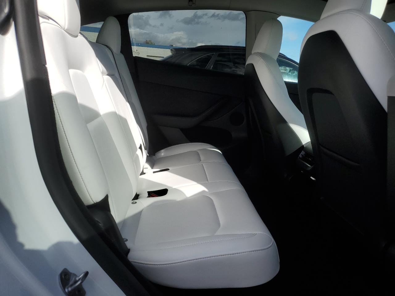 2023 Tesla Model Y VIN: 7SAYGDEE1PF800458 Lot: 47595485