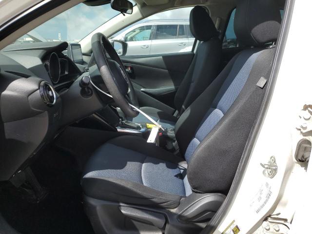  TOYOTA YARIS 2017 Белый