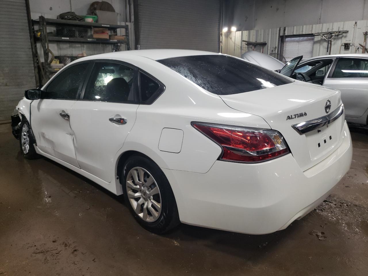 2015 Nissan Altima - Image 2