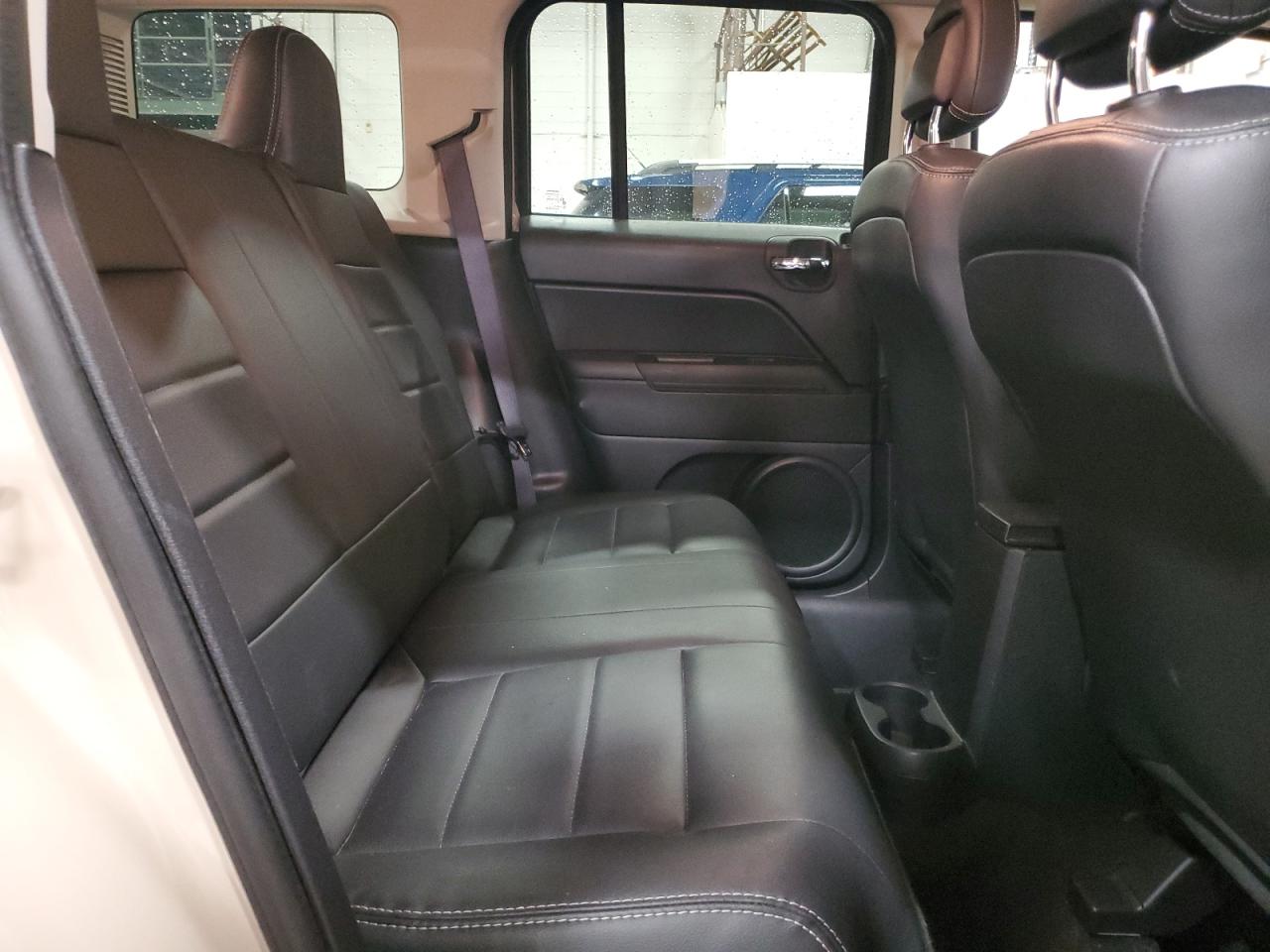 2017 Jeep Liberty (Patriot) - Image 12