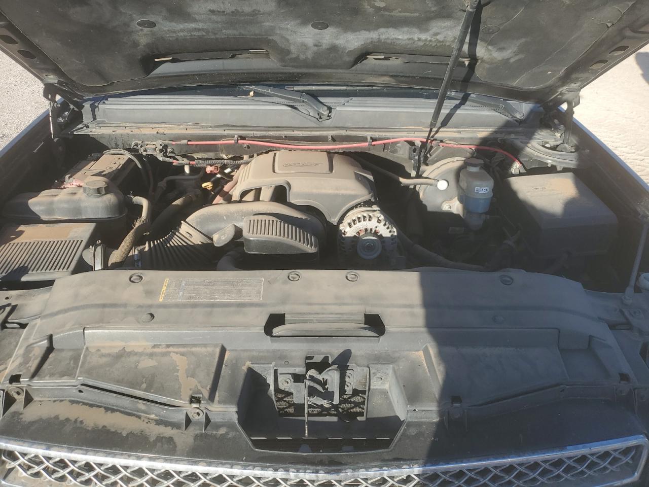 2008 Chevrolet Suburban - Image 12