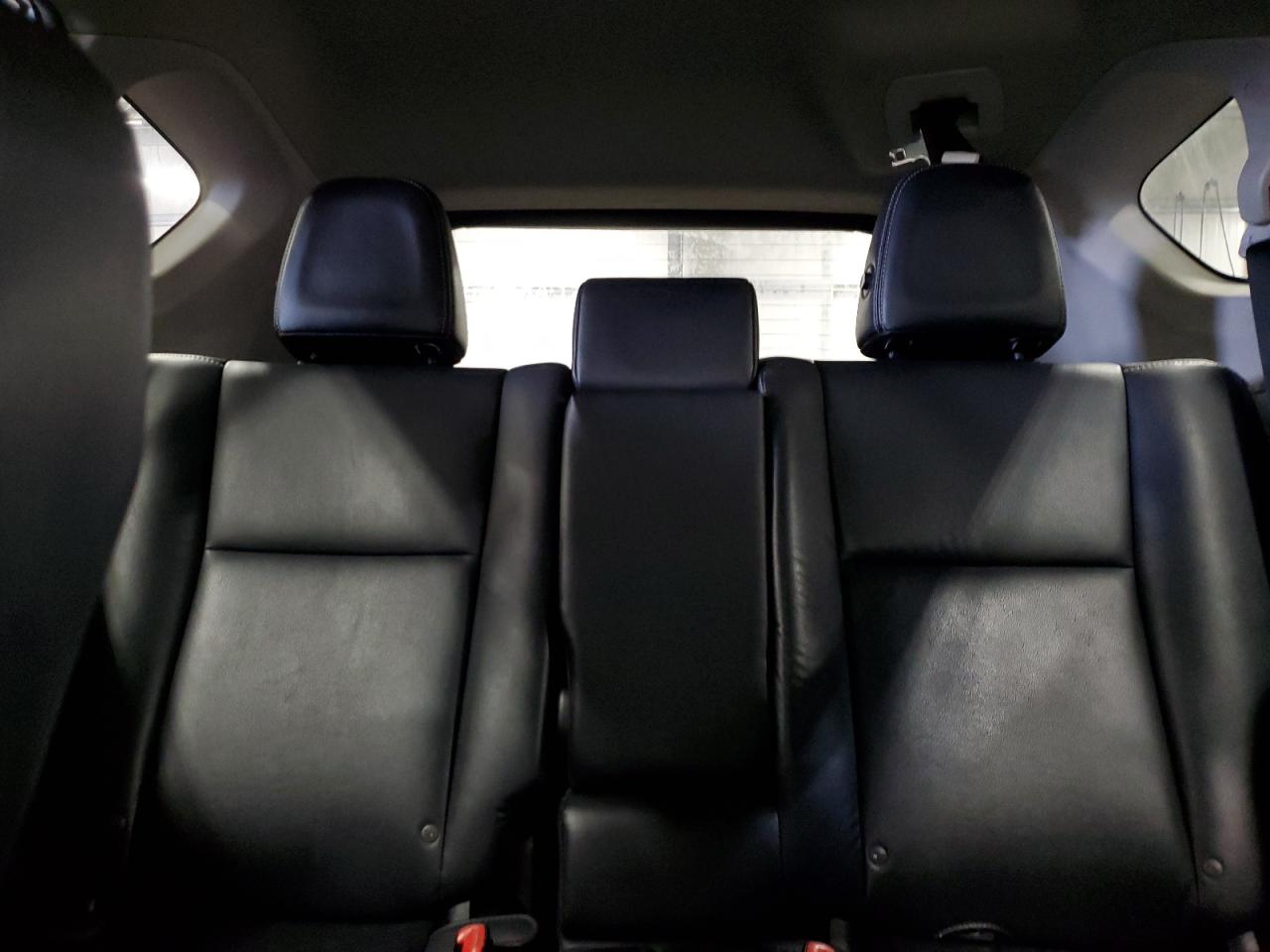 2015 Toyota RAV 4 - Image 10